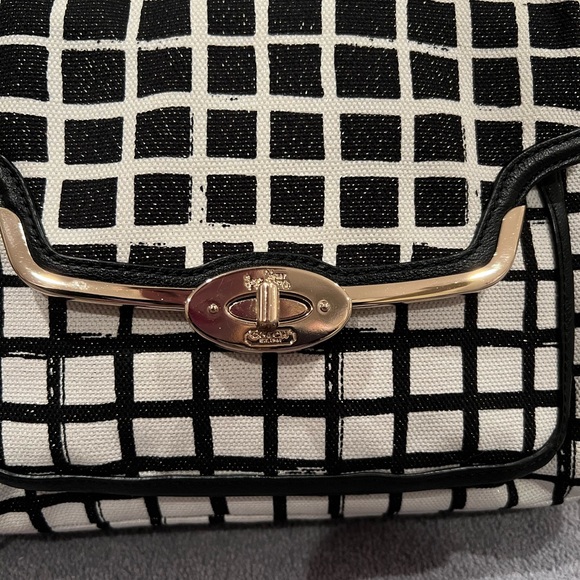 COACH Crossbody Bag - Picture 4 of 10